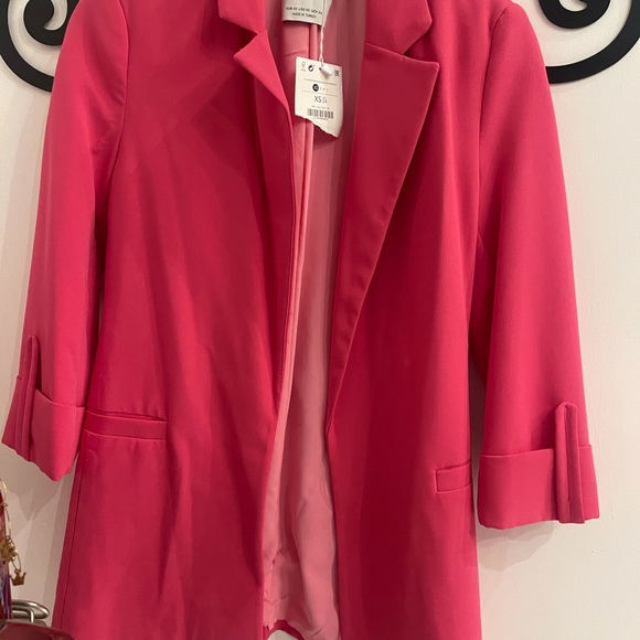 pretty in barbiecore pink blazer - Picture 3 of 6